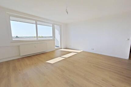 Großzügig geschnittene 4-Zimmer-Wohnung mit BALKON und tollem Ausblick - Peine Südstadt