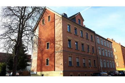 Ruhig gelegene 1,5-Zimmer-Wohnung mit Balkon und PKW-Stellplatz - Zwickau Neuplanitz