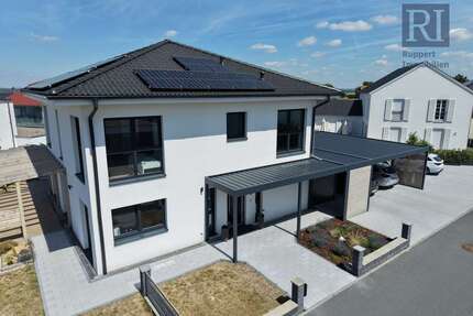 Haus zum Mieten in Rödelsee 2.190,00 € 177.19 m²