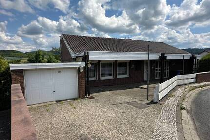 Charmantes Architektenhaus mit Garage in Hanglage - Wesseln bei Bad Salzdetfurth