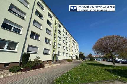 Wohnung zum Kaufen in Borna 75.000,00 € 64 m²