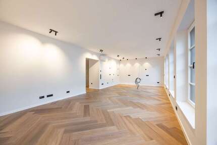 Wohnung zum Mieten in Düsseldorf 2.200,00 € 84.87 m²