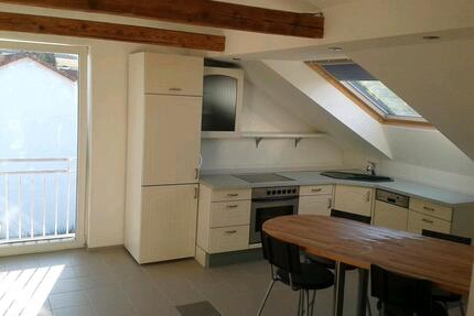 2 Zimmer Dachgeschosswohnung - 650,00&nbsp;EUR Kaltmiete, ca.&nbsp; 70,00&nbsp;m&sup2; in Pentling (PLZ: 93080)