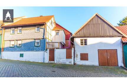 Eingekuschelt im Dorf: Haus mit Scheune, Garage und Hofgefühl - Aspenstedt