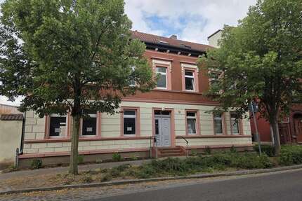 Wohnung zum Mieten in Jarmen 536,00 € 50.83 m²