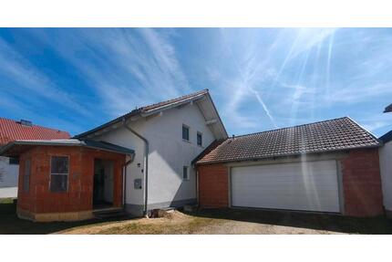Einfamilienhaus mit großem Grundstück und Doppelgarage - Osterhofen