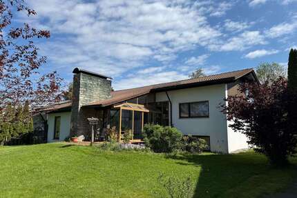 Haus zum Kaufen in Isny im Allgäu 945.000,00 € 217 m²
