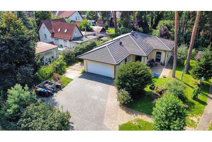 Bungalow Energieklasse A mit Doppelgarage, Erdwärme, Kamin - Falkensee