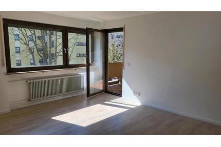 Schöne renovierte 4,5 Zimmer Wohnung in Neumarkt - Neumarkt in der Oberpfalz Altenhof