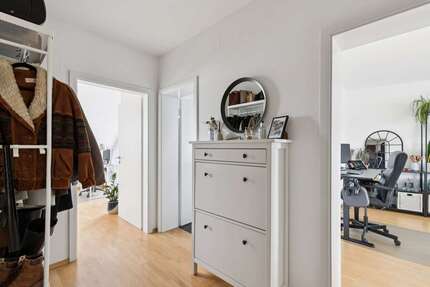 Wohnung zum Kaufen in Karlsruhe 330.000,00 € 77 m²
