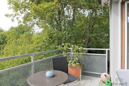 (EF0945_M) Weimar: Südstadt, sehr schönes Apartment mit Parkett, zwei Balkons und Service in ruhiger, grüner Wohnlage