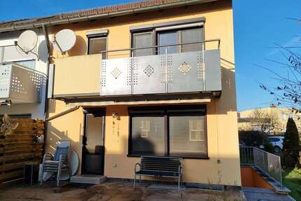 Haus zum Kaufen in Wendelstein Kleinschwarzenlohe 424.000,00 € 112 m² - Wendelstein / Kleinschwarzenlohe