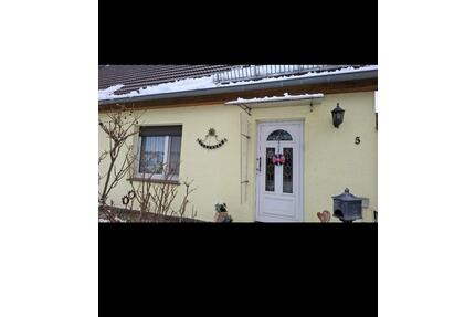 charmante Doppelhaushälfte - 99.999,00&nbsp;EUR Kaufpreis, ca.&nbsp; 75,00&nbsp;m&sup2; in Bismark (Altmark) (PLZ: 39629)