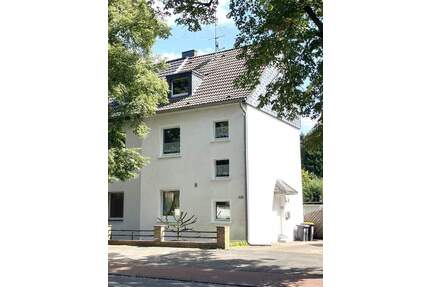 DHH mit großem Grundstück mit Wellnesseinrichtungen, 3 Garagen, 3 Stellplätzen - Duisburg Buchholz