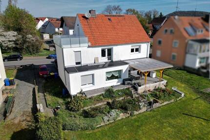 Umfassend saniertes Zwei- bis Dreifamilienhaus mit großem Grundstück in Gudensberg