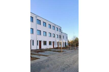 Neuwertiges Reihenhaus (2020) mit Studio & Dachterrasse - Königs Wusterhausen