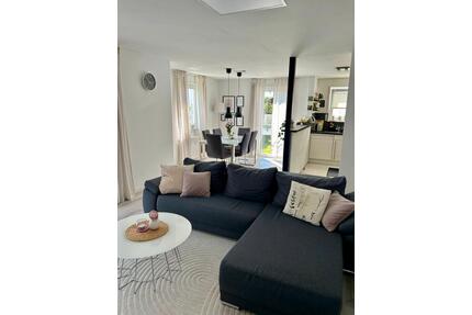 Helle 3,5 Zimmerwohnung mit Einbauküche und TG-Stellplatz - Eislingen (Fils)