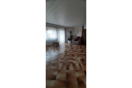 Wohnung Eckbungalow ca. 240 qm in Östringen