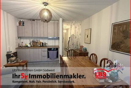 Ruhig gelegene 2 Zimmer-Erdgeschosswohnung mit EBK + Tiefgaragenplatz - Freiburg Oberau