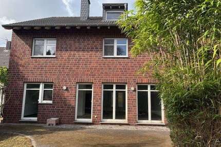 Haus zum Mieten in Erkelenz 1.950,00 € 232 m²