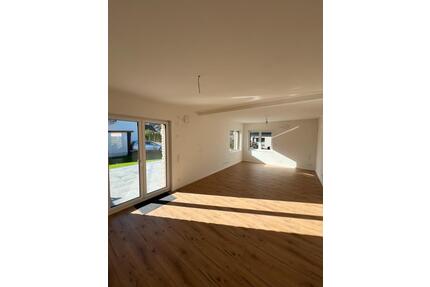 ANFRAGENSTOP Sanierte DHH mit Blick auf Wiehengebirge - Lübbecke