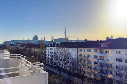 Freundliche 2-Zimmer-Wohnung mit Westbalkon, Aufzug, Speicher und Tiefgarageneinzelstellplatz - München Milbertshofen-Am Hart