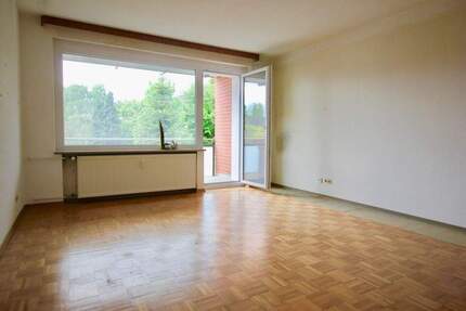 freie Wohnung - 2 Zimmer - 60 m2 - toller Schnitt 2 Zimmer + Loggia + Tiefgarage + Keller - - Hamburg Wandsbek