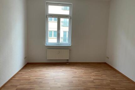 Zentrale 2 Raumwohnung nahe dem Bahnhof zu vermieten! - Güstrow