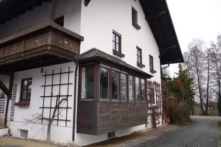Gepflegte DHH mit Kachelofen, Garage + kleinen Garten - Laberweinting