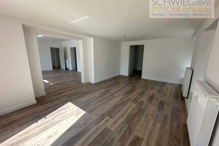 4 Zimmer Wohnung, Küche, Bad, Balkon und Terrasse, 2 PKW Stellplätze - Cottbus Mitte