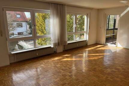 Sehr helle 4 ZW mit großzügigem Wohn-Essbereich, Wintergarten, nagelneuem Tageslichtbad in absolut ruhiger Wohnlage in einem 3 Familien-Haus - Nürnberg Zerzabelshof