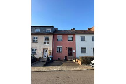 Reihenmittelhaus mit Potenzial in ruhiger Lage von St. Ingbert - Sankt Ingbert