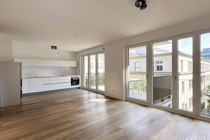Traumhafte 3 12 Zimmer-Stadtwohnung mit Aufzug, Balkon und Tiefgarage - Stuttgart West