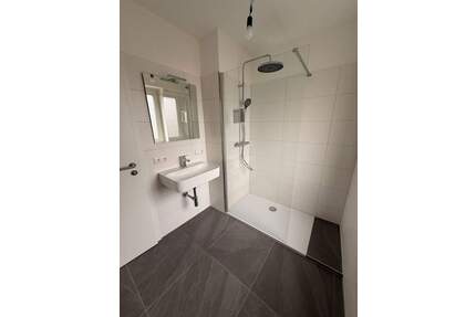 Modernisierte 3-Zimmer-Eigentumswohnung mit Balkon in Würzburg-Lindleinsmühle