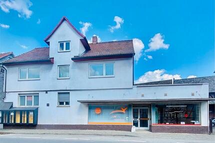 Große Wohnung (230qm) Stellplätze, Balkon, Zentrum - Neukirchen