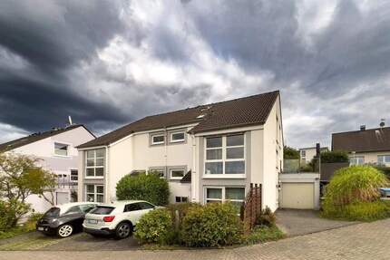 DHH Modernes Familienhaus mit viel Platz, Terrasse, Garten und Garage - Solingen Höhscheid