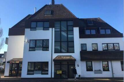 Helle Wohnung zentral gegenüber der Fachhochschule gelegen mit Stellplatz - Holzminden