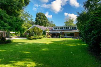 Haus zum Kaufen in Meerbusch 4.800.000,00 € 492 m²