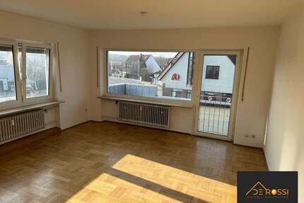 grosse 4 ZIMMERWOHNUNG MIT EINBAUKÜCHE - in Worzeldorf - frei - Nürnberg / Herpersdorf