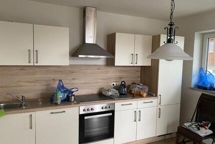 2 Zimmer, Wohnküche, EBK, Bad, grosser Balkon, zentral - Schwandorf