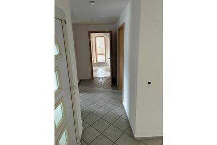 4 Zimmer Dachgeschoss Wohnung - 950,00&nbsp;EUR Kaltmiete, ca.&nbsp; 110,00&nbsp;m&sup2; in Münzenberg (PLZ: 35516)