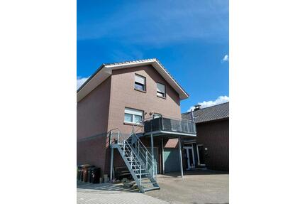 Haus Wohnung - 950,00&nbsp;EUR Kaltmiete, ca.&nbsp; 136,00&nbsp;m&sup2; in Barnstorf (PLZ: 49406)