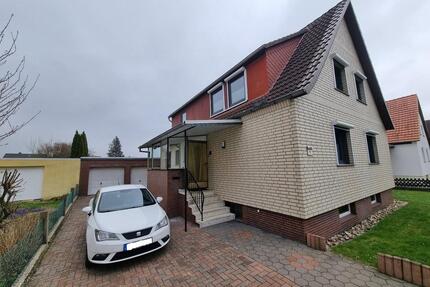 Charmantes umfangreich modernisiertes Einfamilienhaus mit Garten - Gronau (Leine)