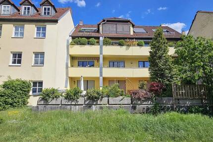 Helle 2-Zimmer-Eigentumswohnung inkl. EBK & Balkon & Aufzug - Nähe Landestheater - Coburg