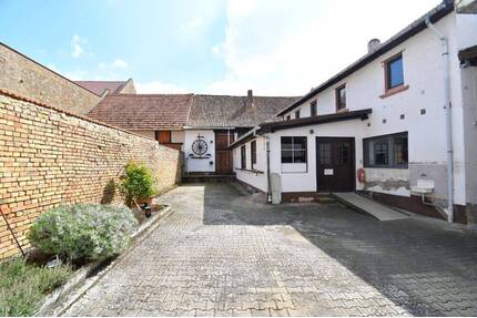 Großes Hofgut auf XXXL Grundstück mit vielen Nebengebäuden und sonnigem Garten - Wendelsheim