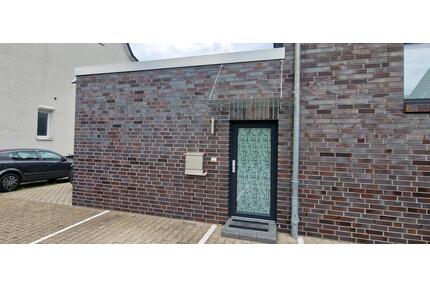 2-Zimmer-Anbauwohnung mit eigenem Garten und Badewanne. - Hannover Buchholz-Kleefeld