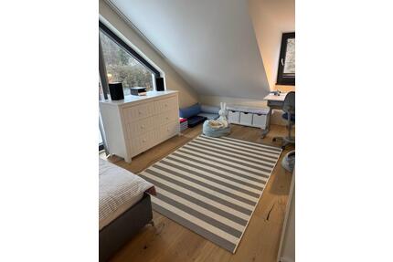 Möbliertes Zimmer in schönen Haus in Grünwald zu vermieten