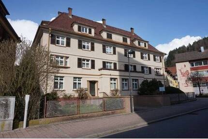 Schramberg - Stadtmitte 3 Zi Altbau im 2. OG mit Einbauküche