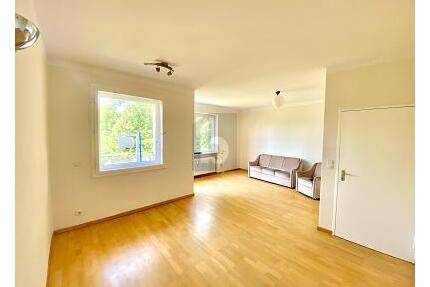 CHARMANTE 2-ZIMMER -WOHNUNG - 270.000,00&nbsp;EUR Kaufpreis, ca.&nbsp; 57,00&nbsp;m&sup2;&nbsp;Wohnfl&auml;che in Berlin-Zehlendorf (PLZ: 14165)