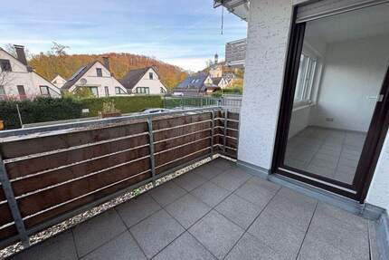 Eigentumswohnung mit 2-ZKB, Loggia und Tiefgaragenstellplatz in ruhiger Wohnlage von Bendorf- Sayn